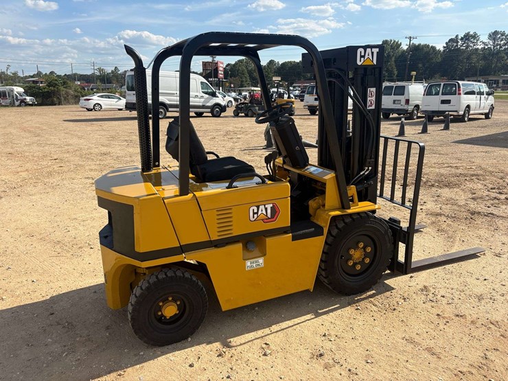 caterpillar-v40d-image-3