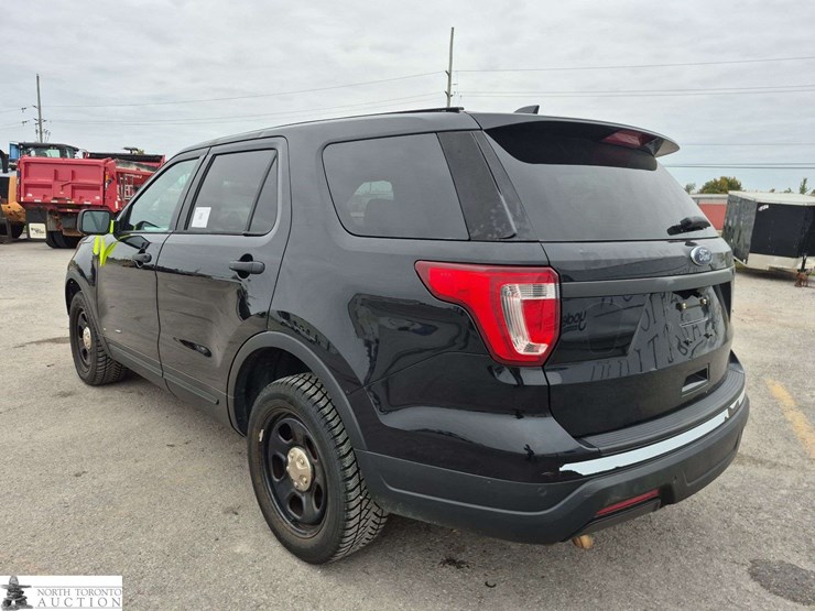 2019-ford-explorer-image-7
