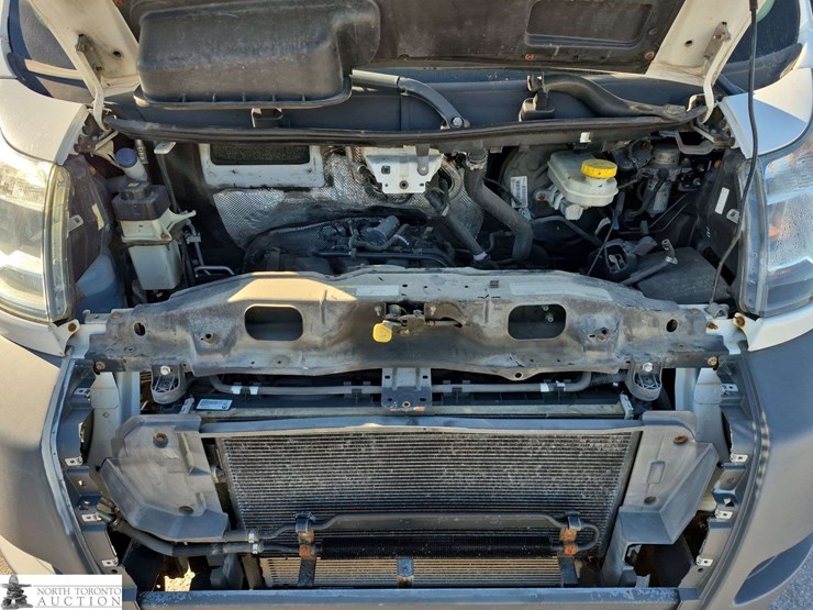 non-operable-2014-ram-promaster-cargo-van-image-9