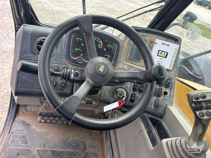 2019-caterpillar-th514d-image-16