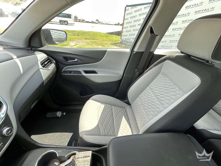 2020-chevrolet-equinox-image-21