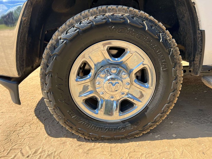 2022-dodge-2500-image-36