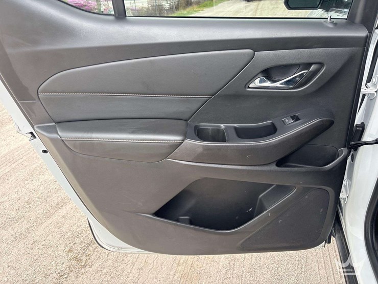 2021-chevrolet-traverse-image-19