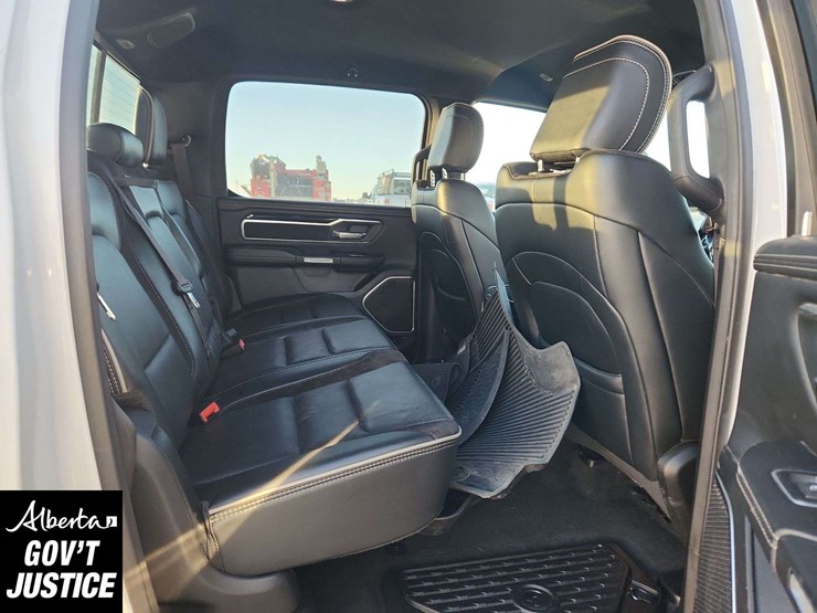 2022-dodge-1500-image-16