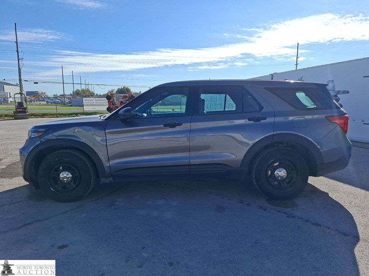 2020-ford-explorer-image-8