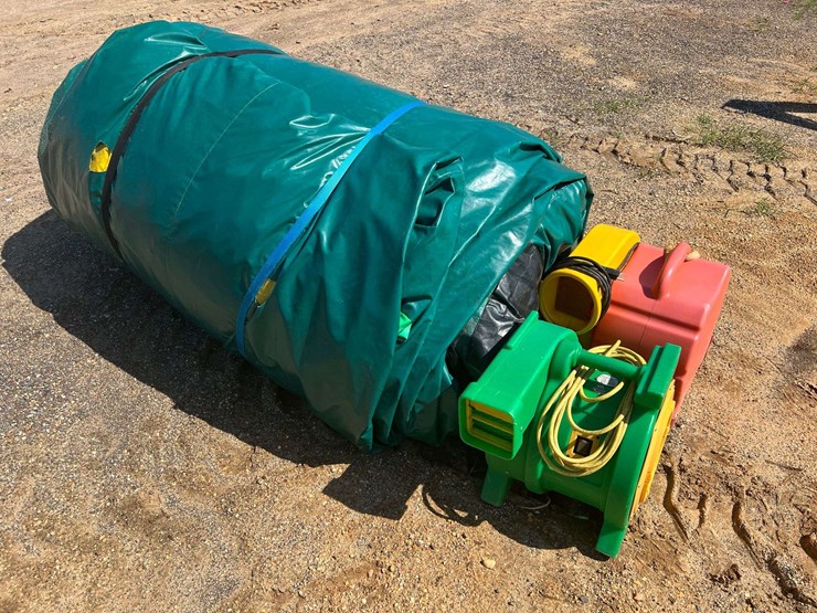 wild-thing-single-lane-18'-inflatable-water-slide-w/-blowers-image-2