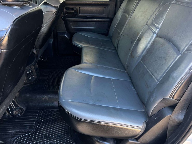 2023-dodge-3500-image-25