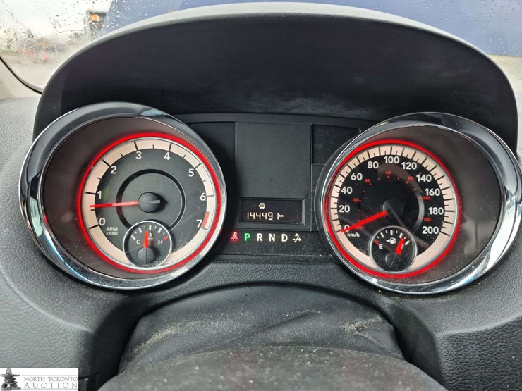 2017-dodge-grand-caravan-sxt-image-11
