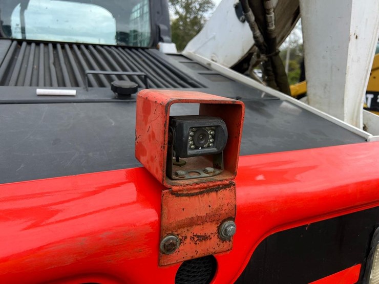 2019-bobcat-t740-image-11
