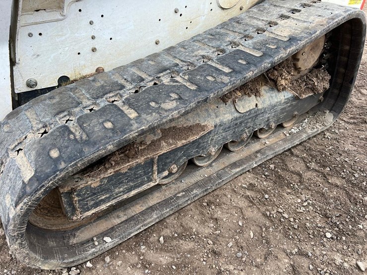 2019-bobcat-t740-image-10