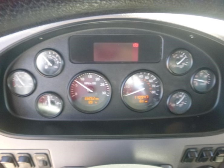 2023-peterbilt-337-image-13