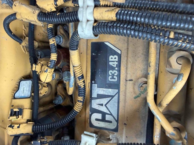 2013-caterpillar-tl943c-image-23