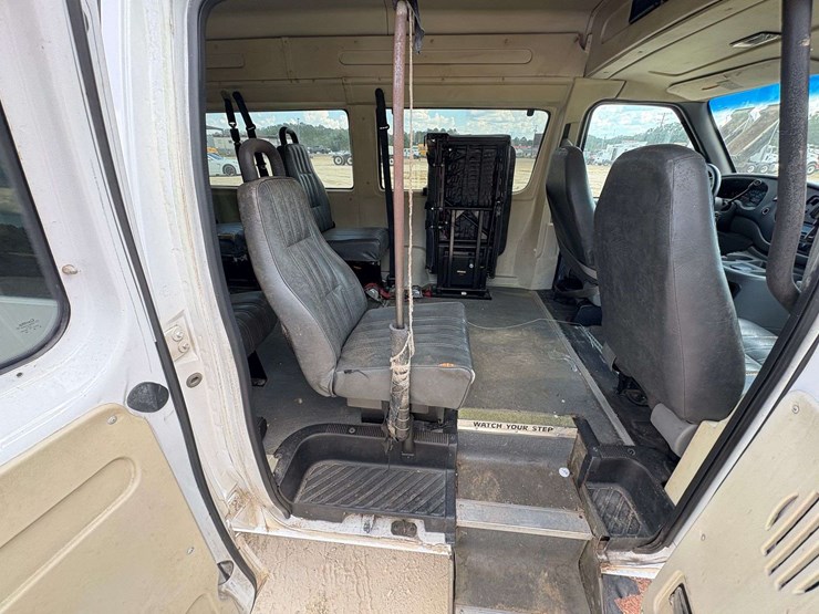 2004-ford-6-image-18