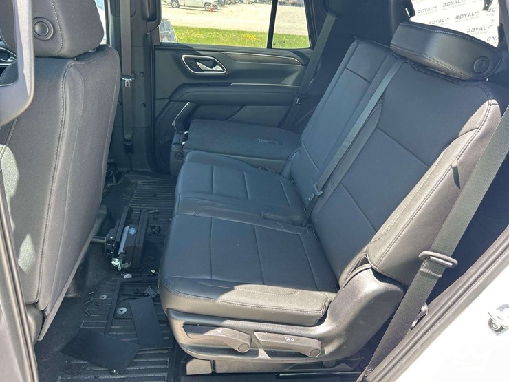 2023-chevrolet-tahoe-image-19