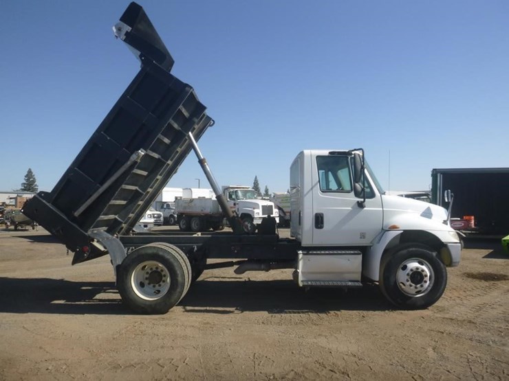 2016-international-durastar-4300-image-9