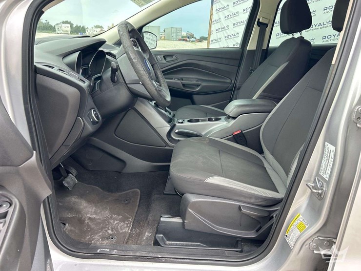 2015-ford-escape-image-13