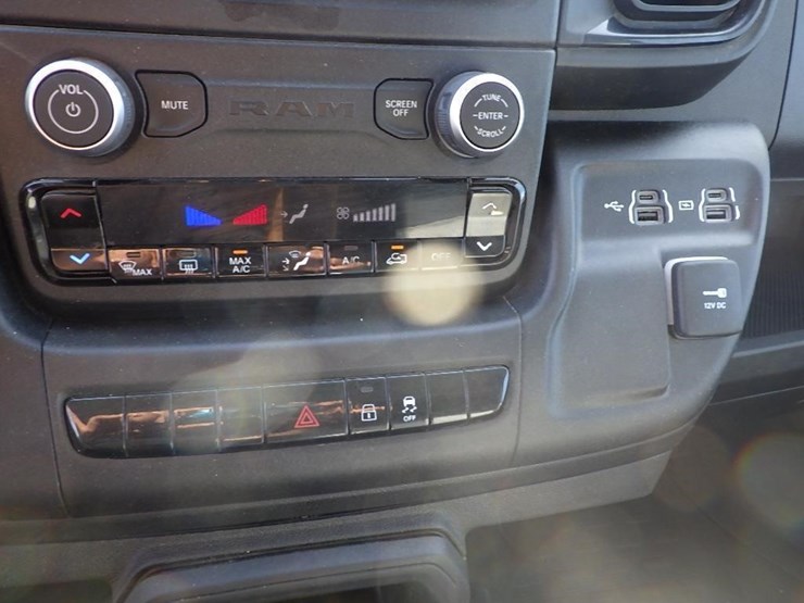 2022-dodge-3500-image-27