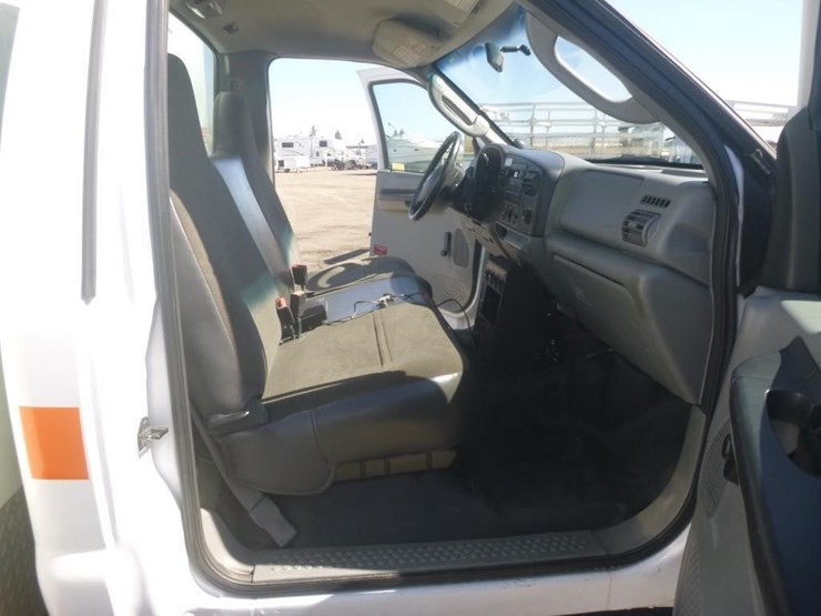 2005-ford-f450-image-14
