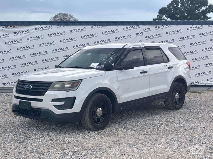 2017-ford-explorer-image-1