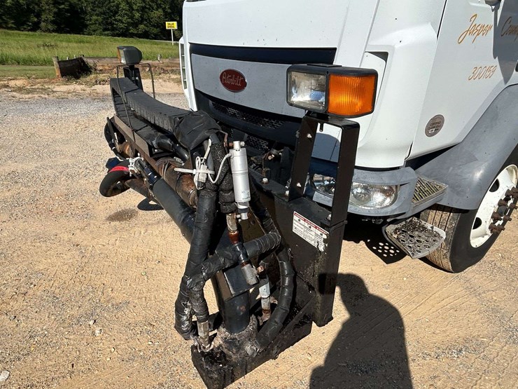 2015-peterbilt-220-image-14