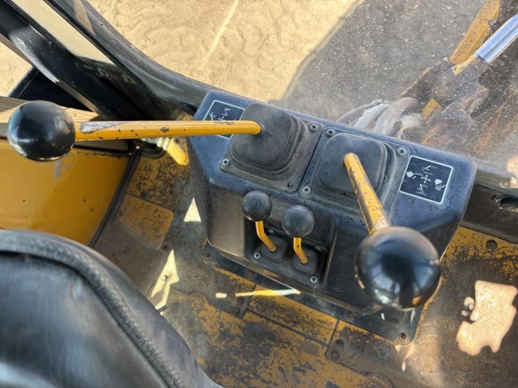 1988-deere-310c-image-40