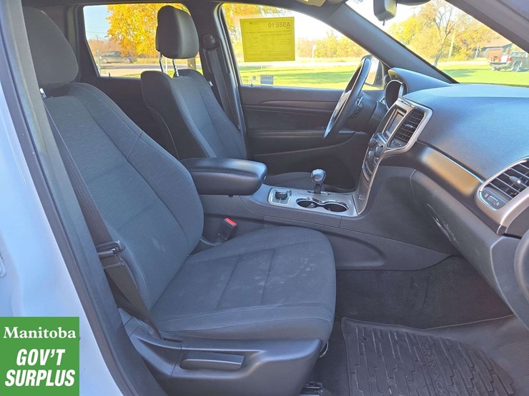2014-jeep-grand-cherokee-image-30