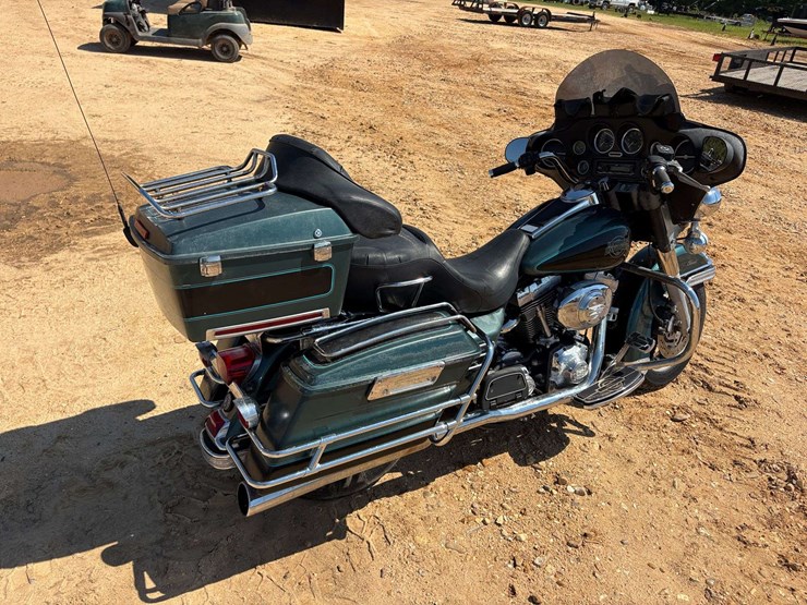 2002-harley-davidson-classic-motorcycle-(64,181-miles)-image-3