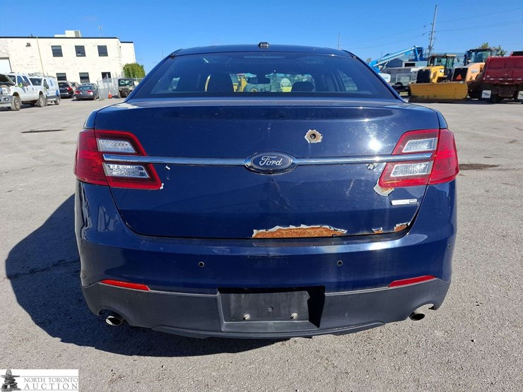 2017-ford-taurus-image-6