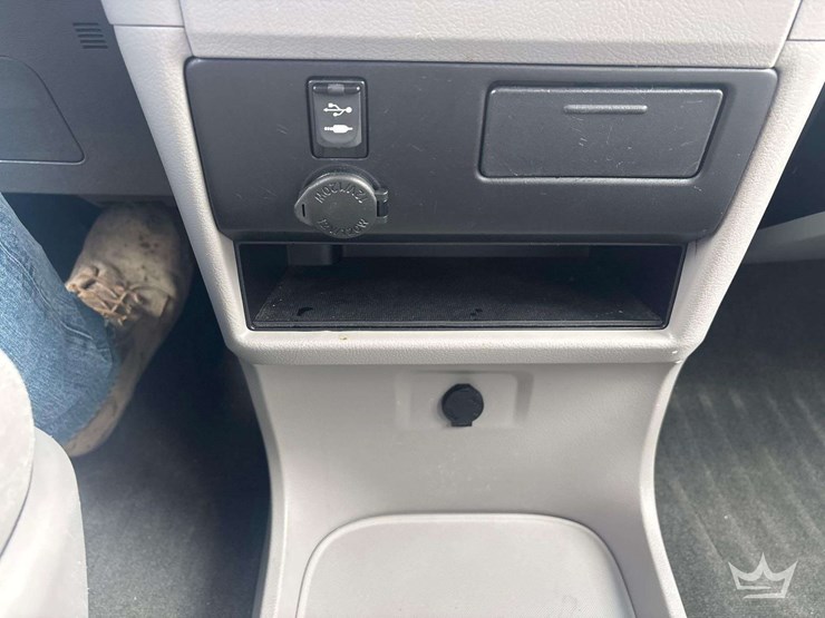 2017-toyota-sienna-image-16
