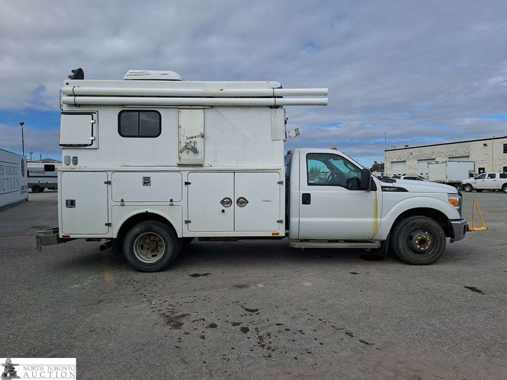2011-ford-f350-image-21