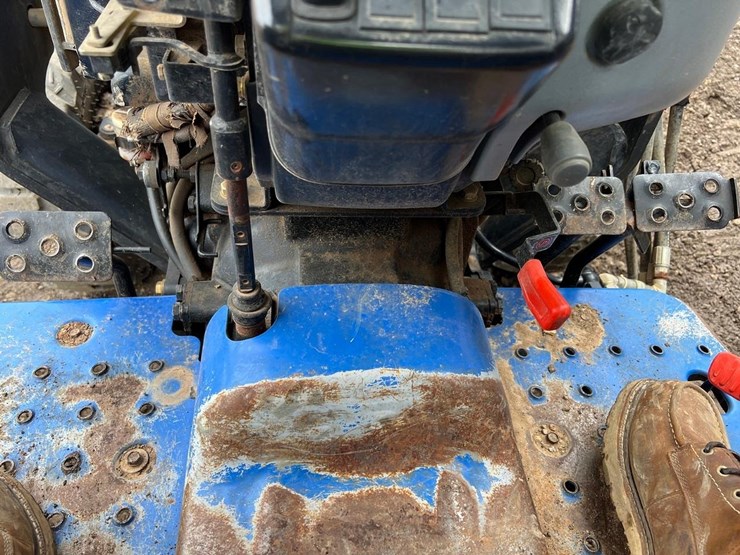2015-new-holland-workmaster-37-image-27
