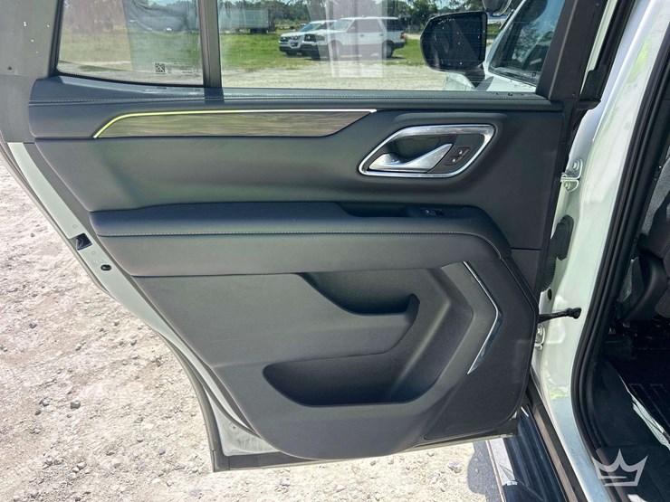 2023-chevrolet-tahoe-image-18
