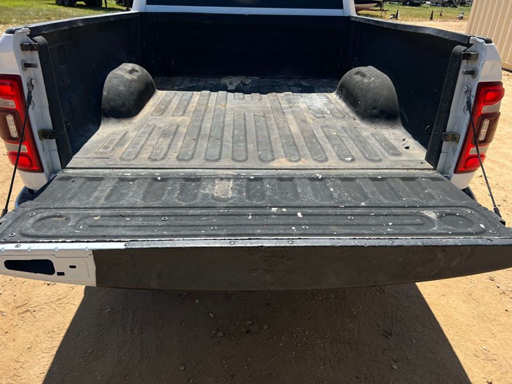 2022-dodge-2500-image-42