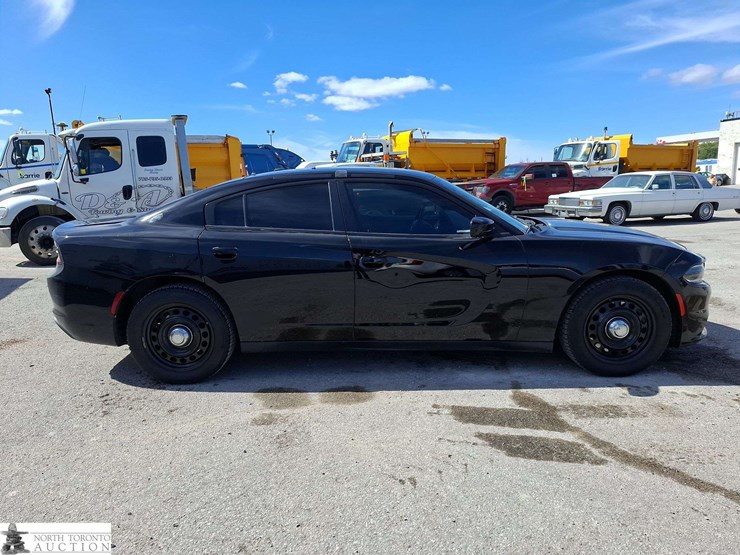 2019-dodge-charger-image-4