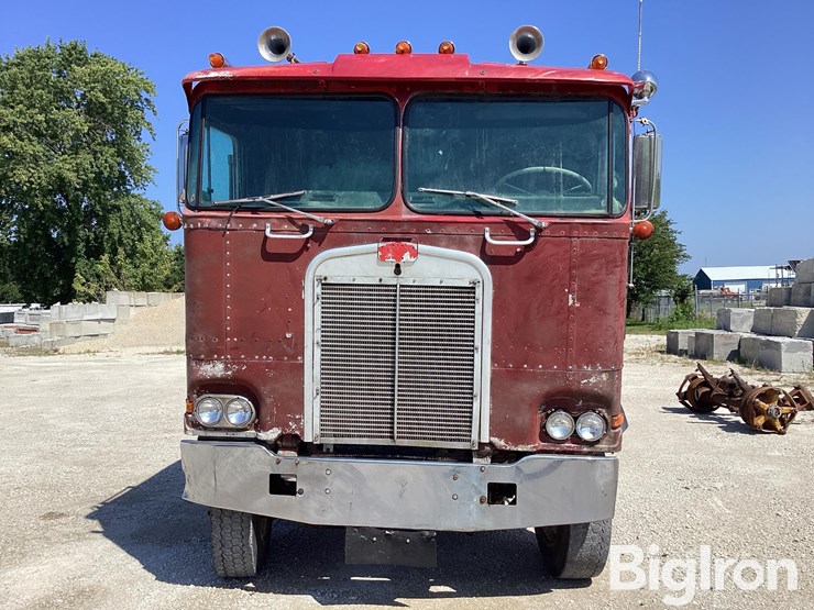 1984-kenworth-k100-image-2