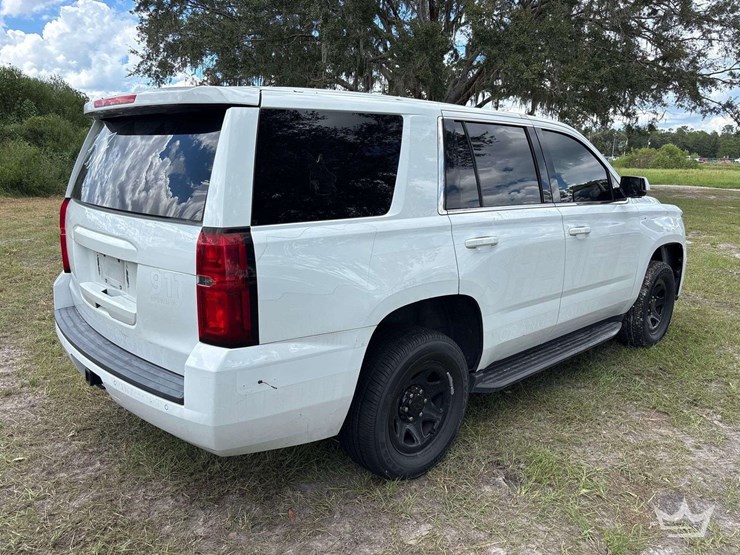 2020-chevrolet-tahoe-image-3