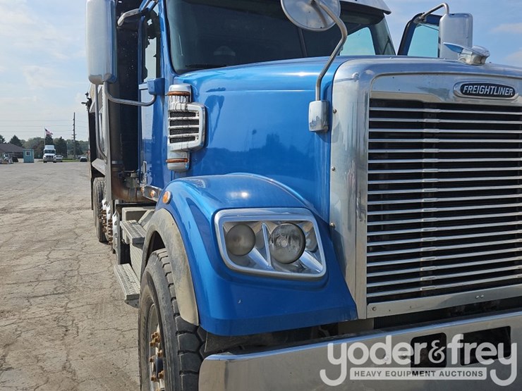 2019-freightliner-122sd-image-57