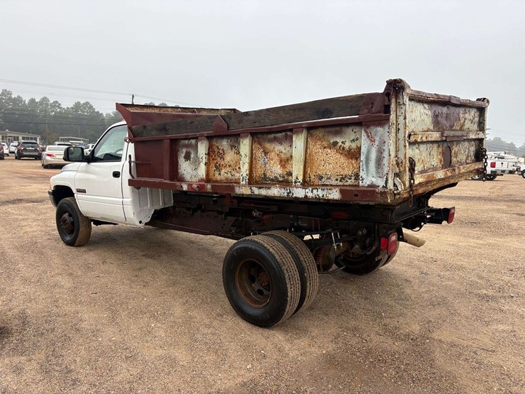 2001-dodge-ram-3500-image-3