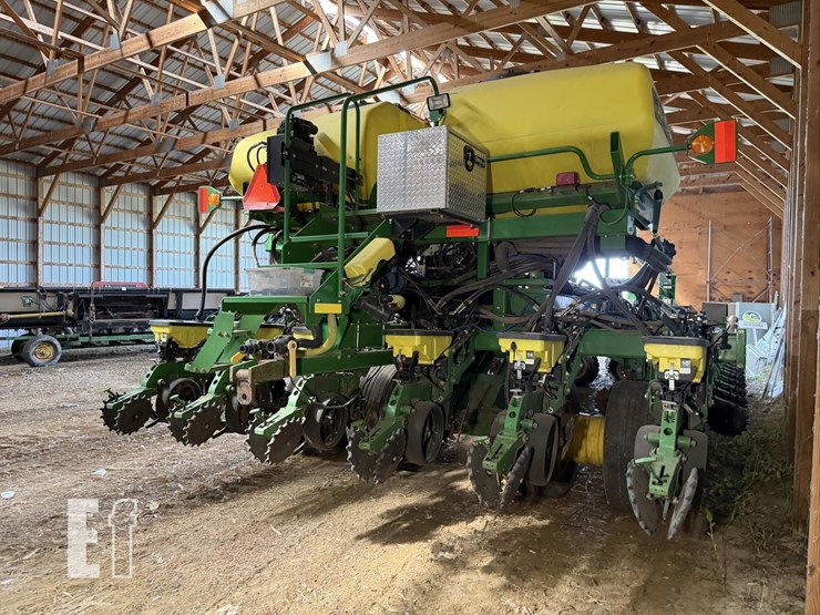 2013-john-deere-db60-image-32