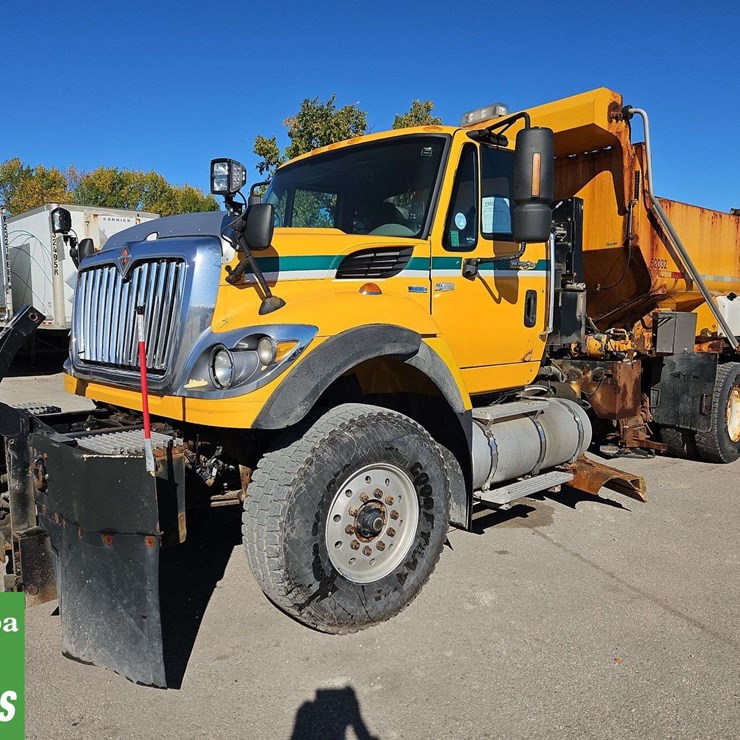 2011 INTERNATIONAL WORKSTAR 7600
