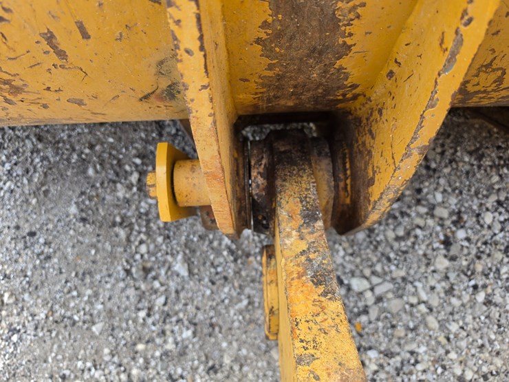 2007-caterpillar-953d-image-97