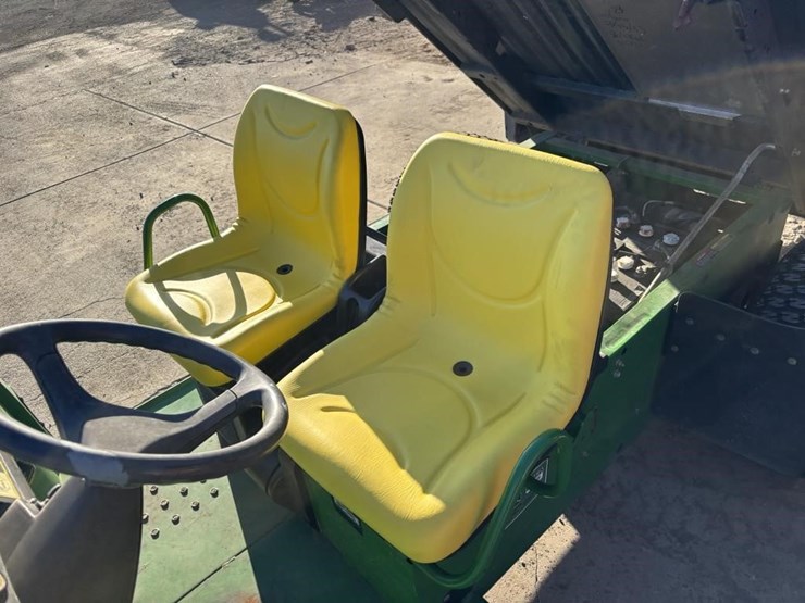 2012-john-deere-gator-image-9