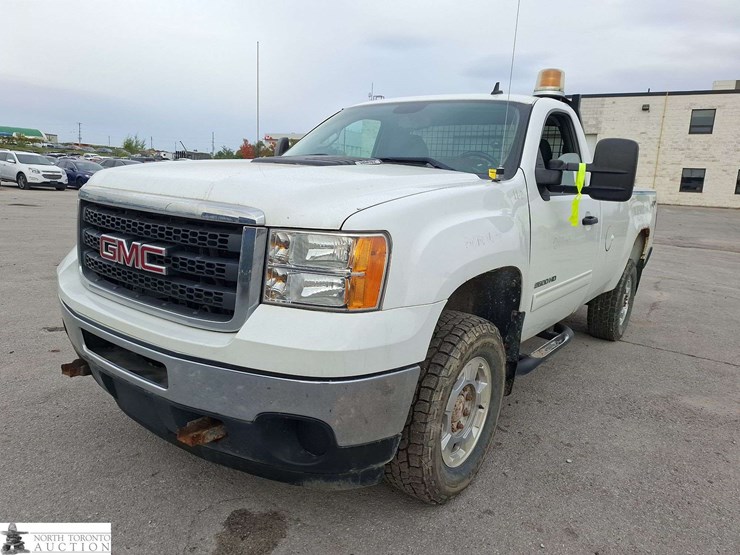 2011-gmc-sierra-2500hd-image-1
