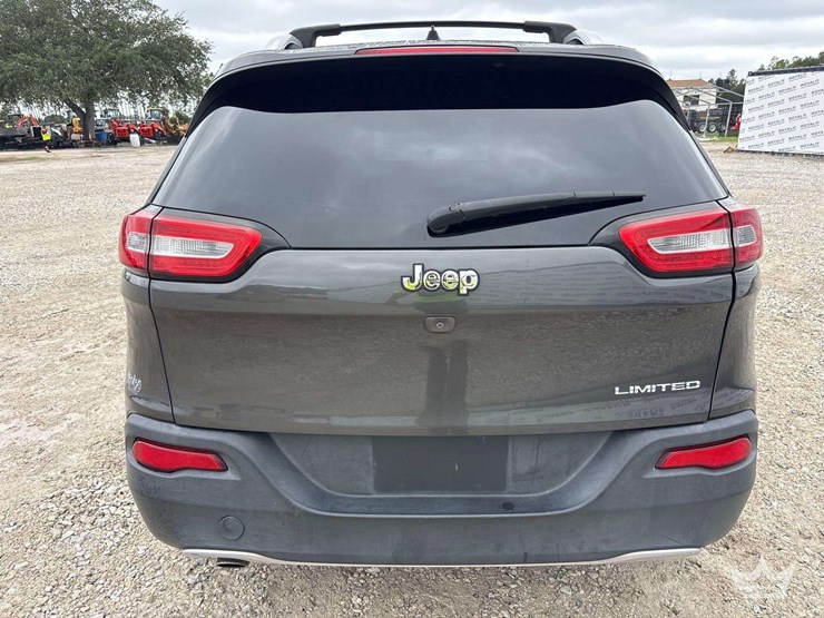 2017-jeep-cherokee-image-23
