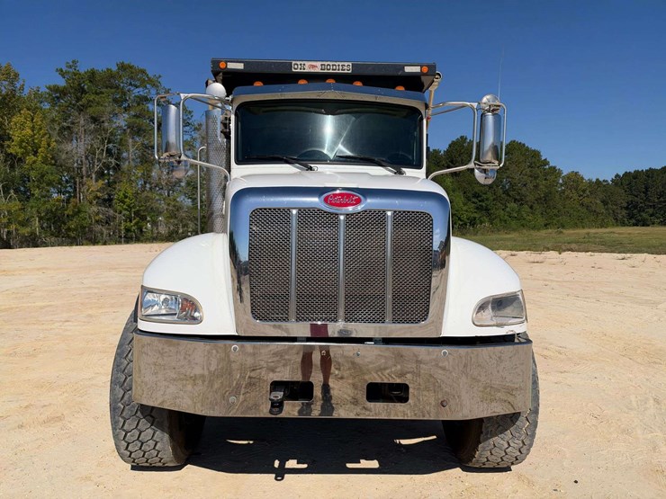 2021-peterbilt-348-image-6