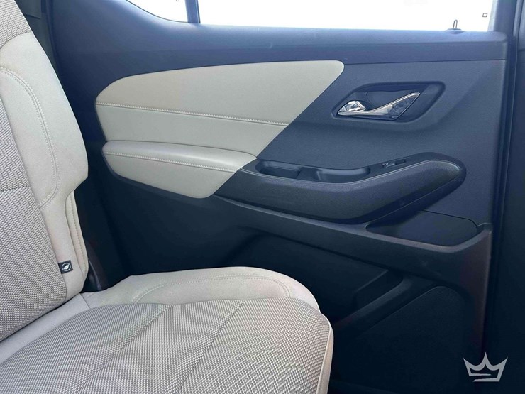 2022-chevrolet-traverse-image-24