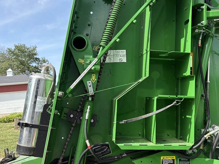 2016-john-deere-569-image-8