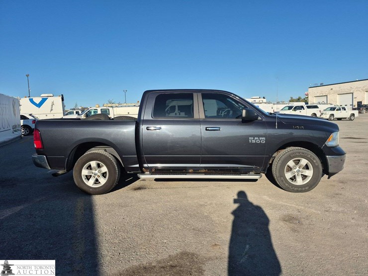 2017-dodge-1500-image-4