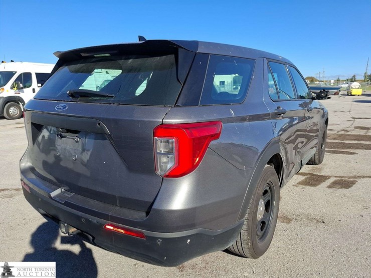 2020-ford-explorer-image-5