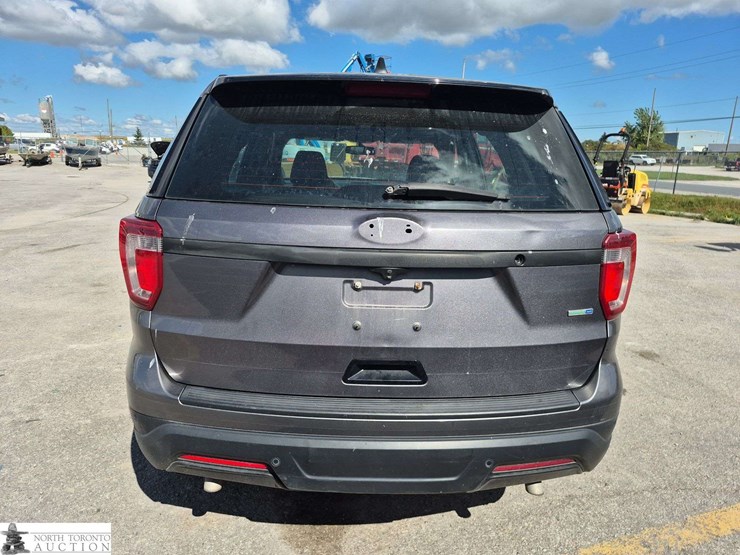 2019-ford-explorer-image-6